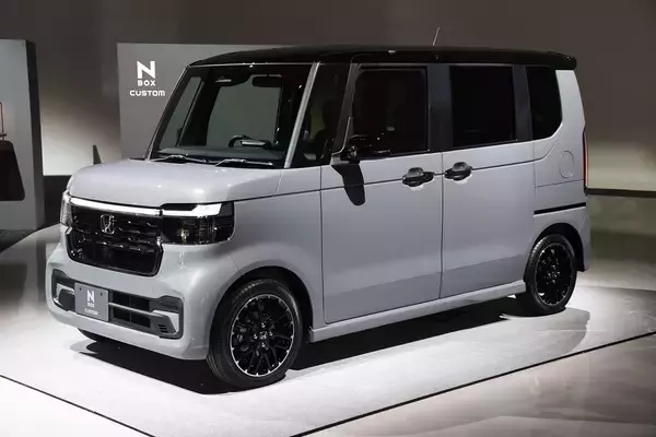 「【速報】日本イチ売れてるクルマ「ホンダN-BOX」がフルモデルチェンジ！　見た目はコンサバもインテリアは大胆変更!!」の画像