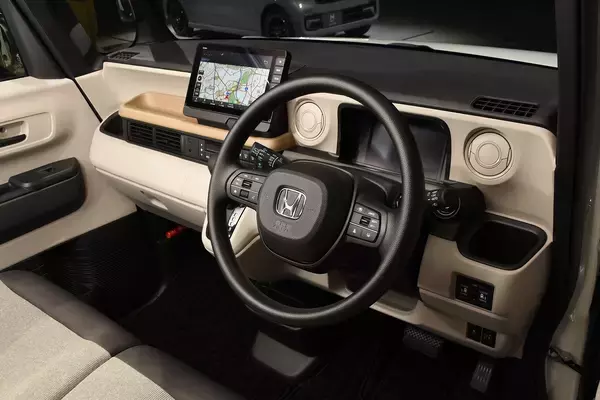 「【速報】日本イチ売れてるクルマ「ホンダN-BOX」がフルモデルチェンジ！　見た目はコンサバもインテリアは大胆変更!!」の画像