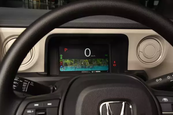 「【速報】日本イチ売れてるクルマ「ホンダN-BOX」がフルモデルチェンジ！　見た目はコンサバもインテリアは大胆変更!!」の画像