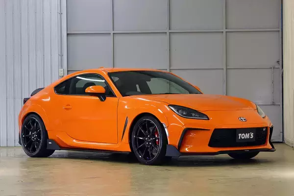 「メーカー自らカスタムを推奨！　かつてマニアの趣味だった「クルマイジり」の敷居が下がっていた」の画像