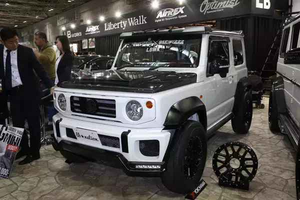 「メーカー自らカスタムを推奨！　かつてマニアの趣味だった「クルマイジり」の敷居が下がっていた」の画像