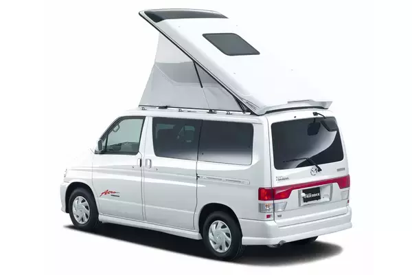 「秒で寝られるありがたさ！　かつてメーカー謹製の「ルーフトップテント」を標準装備したアウトドア最強車があった」の画像