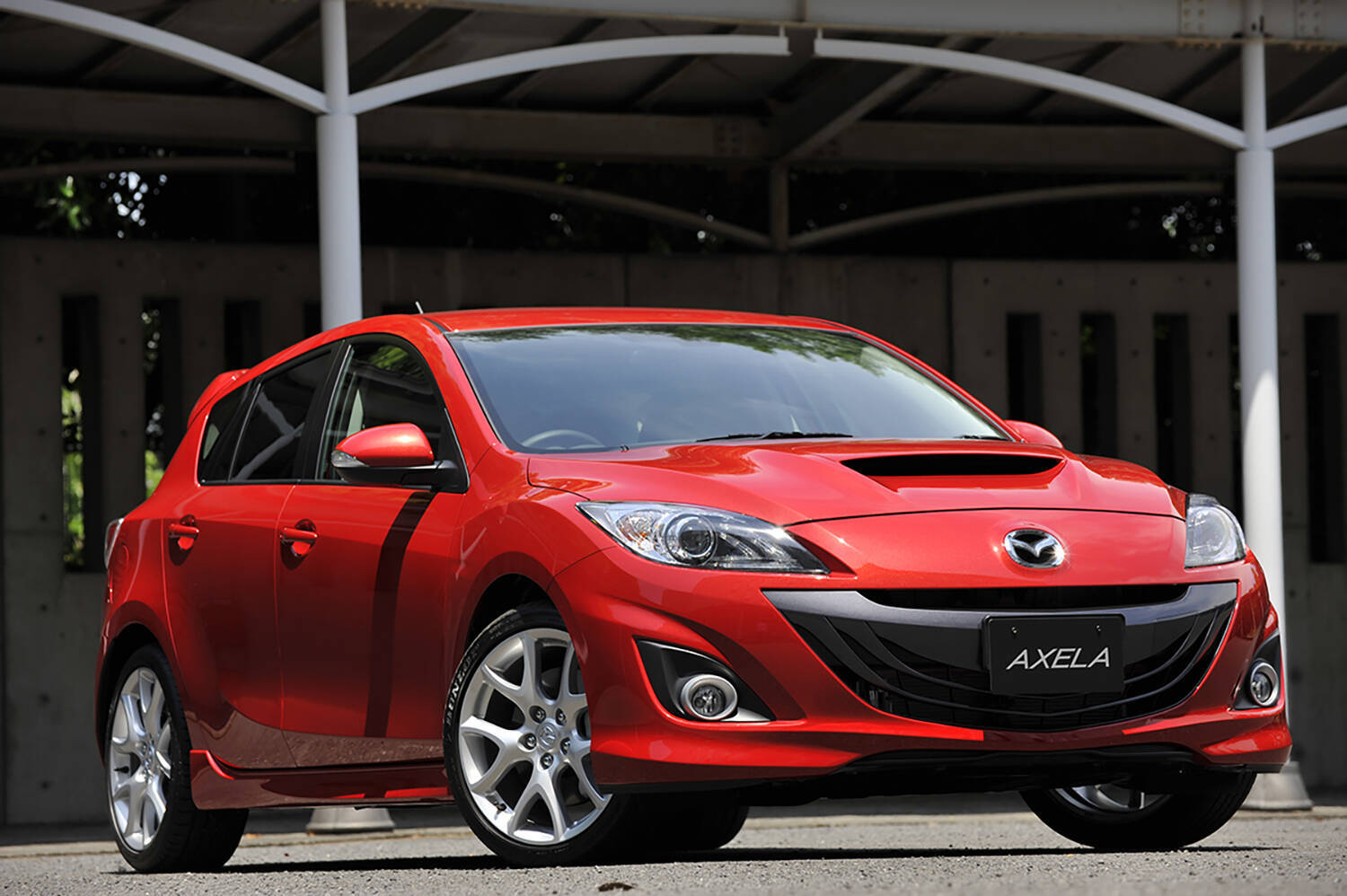 ギネス記録の加速をもつモデルも安いっ！　たった数十万円で300馬力オーバーが手に入る「バカッ速中古車」３台