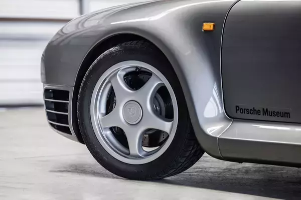 「日本に１台だけのアルファロメオ！　ポルシェ959が500万円！　【あのとき買っておけばと後悔しているクルマ　石橋 寛編】」の画像