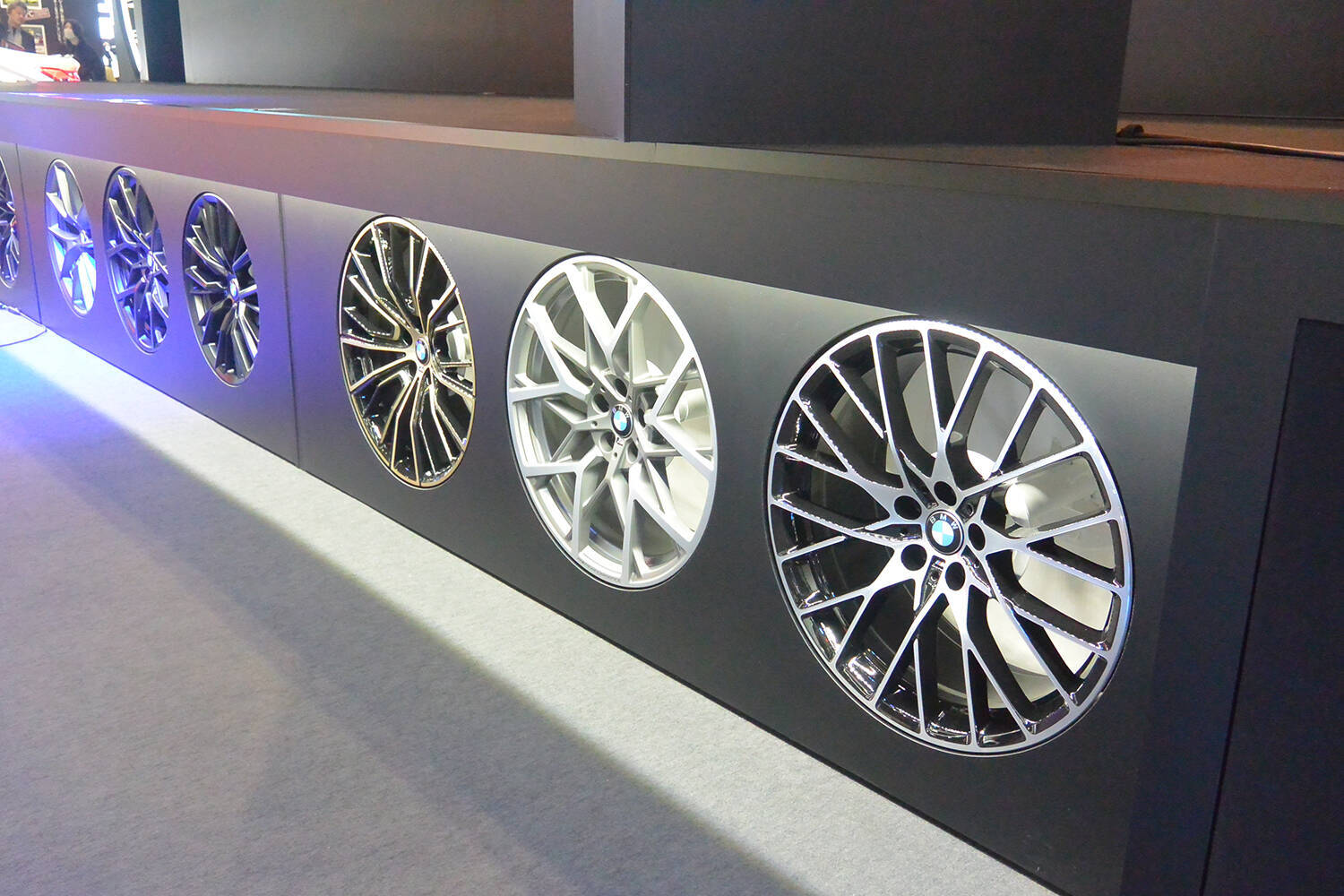 特別ラッピングのM8 Competitionの存在感は格別！　BMWブースは思わずため息が漏れ出るほどのラインアップ【TAS2024】