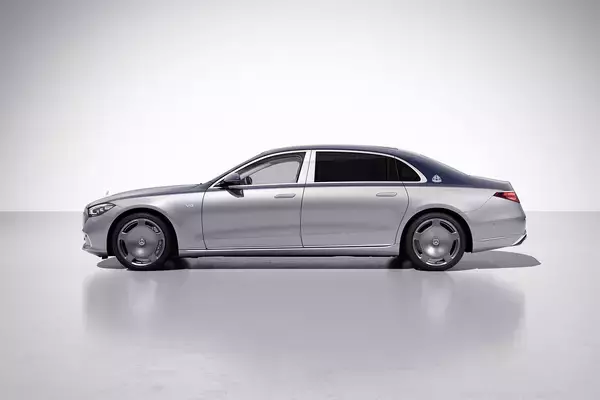 「マイバッハSクラスの特別仕様車が登場！　ハイエンドモデルが堪能できる「スターズ@メルセデス・ベンツ銀座」もオープン」の画像