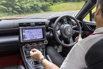 運転が上手くなりたいならマニュアル車……は大きな間違い！　レーシングドライバーが語る「基礎を学ぶオートマ車」の重要性