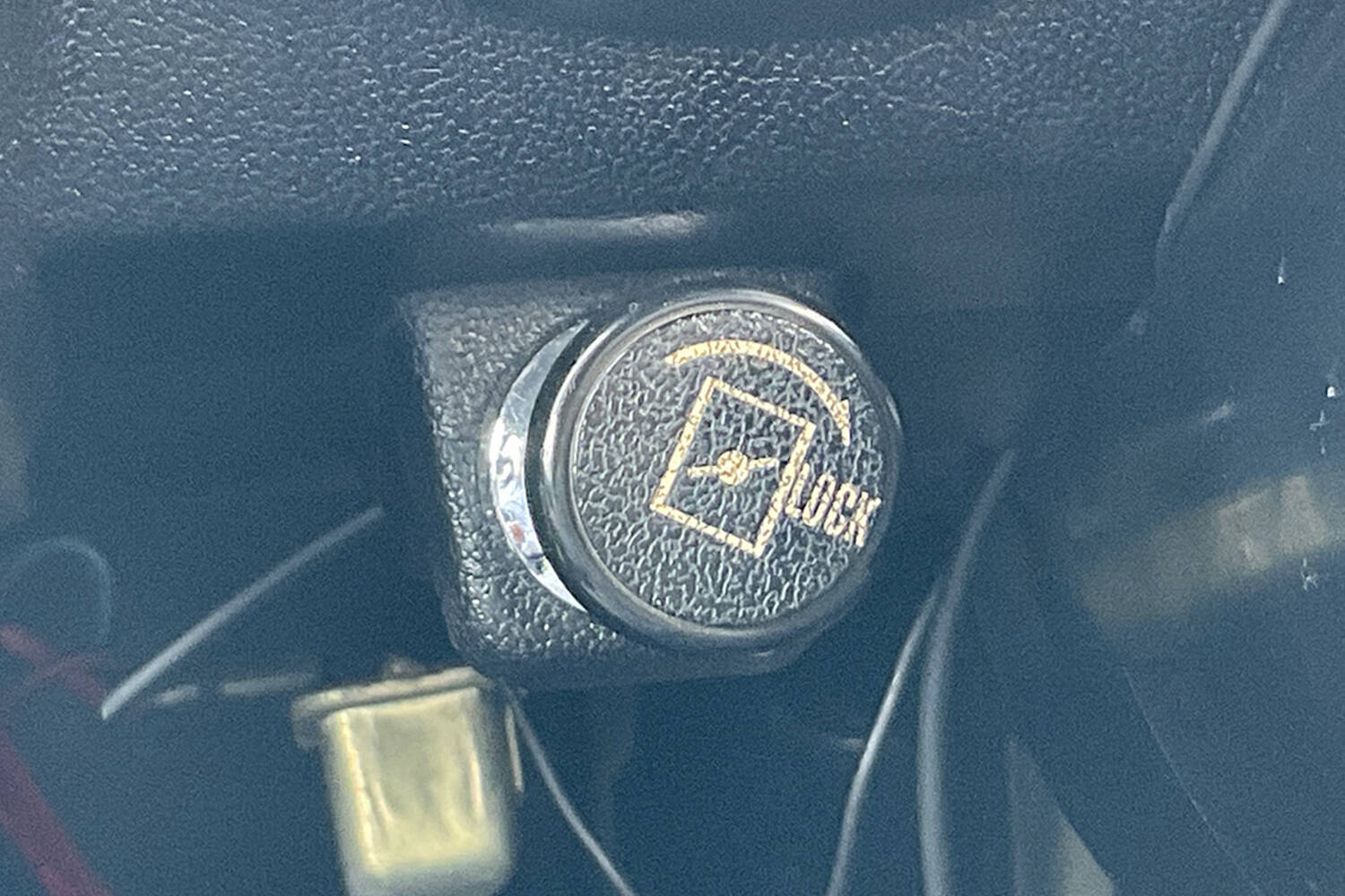 チョークに水温が上がるまでのアイドリング暖機！　冬がくると思い出すいまじゃ見られない昭和オヤジに「なつかしの儀式」