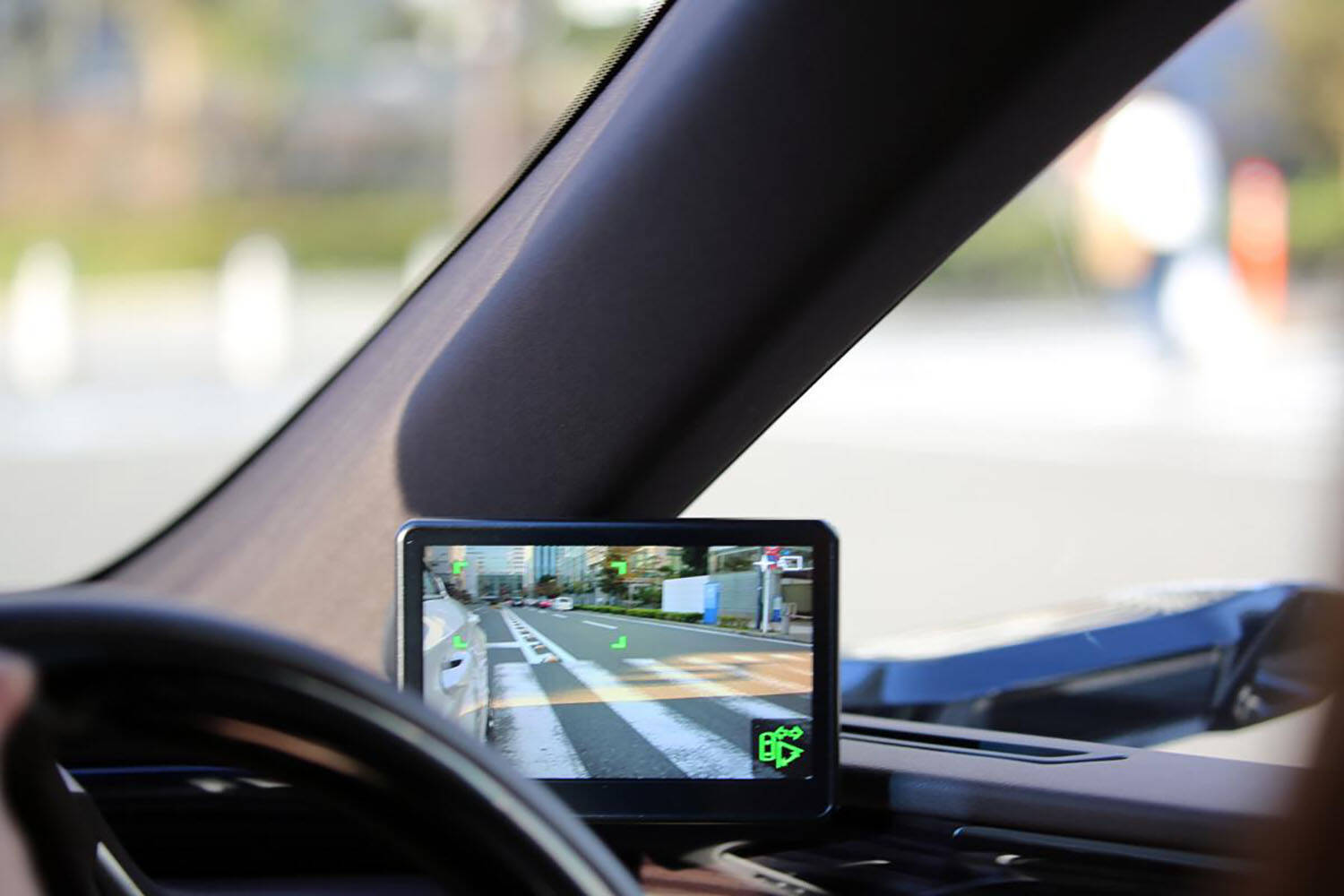 登場時は「画期的」と世間が沸いた！　なのになぜか一向に広まらなかったクルマの装備３選