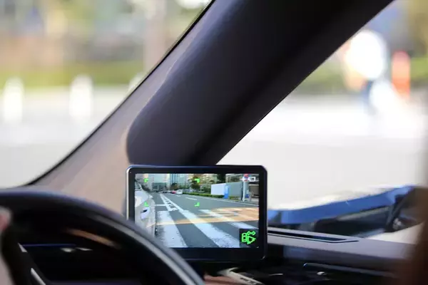 「登場時は「画期的」と世間が沸いた！　なのになぜか一向に広まらなかったクルマの装備３選」の画像