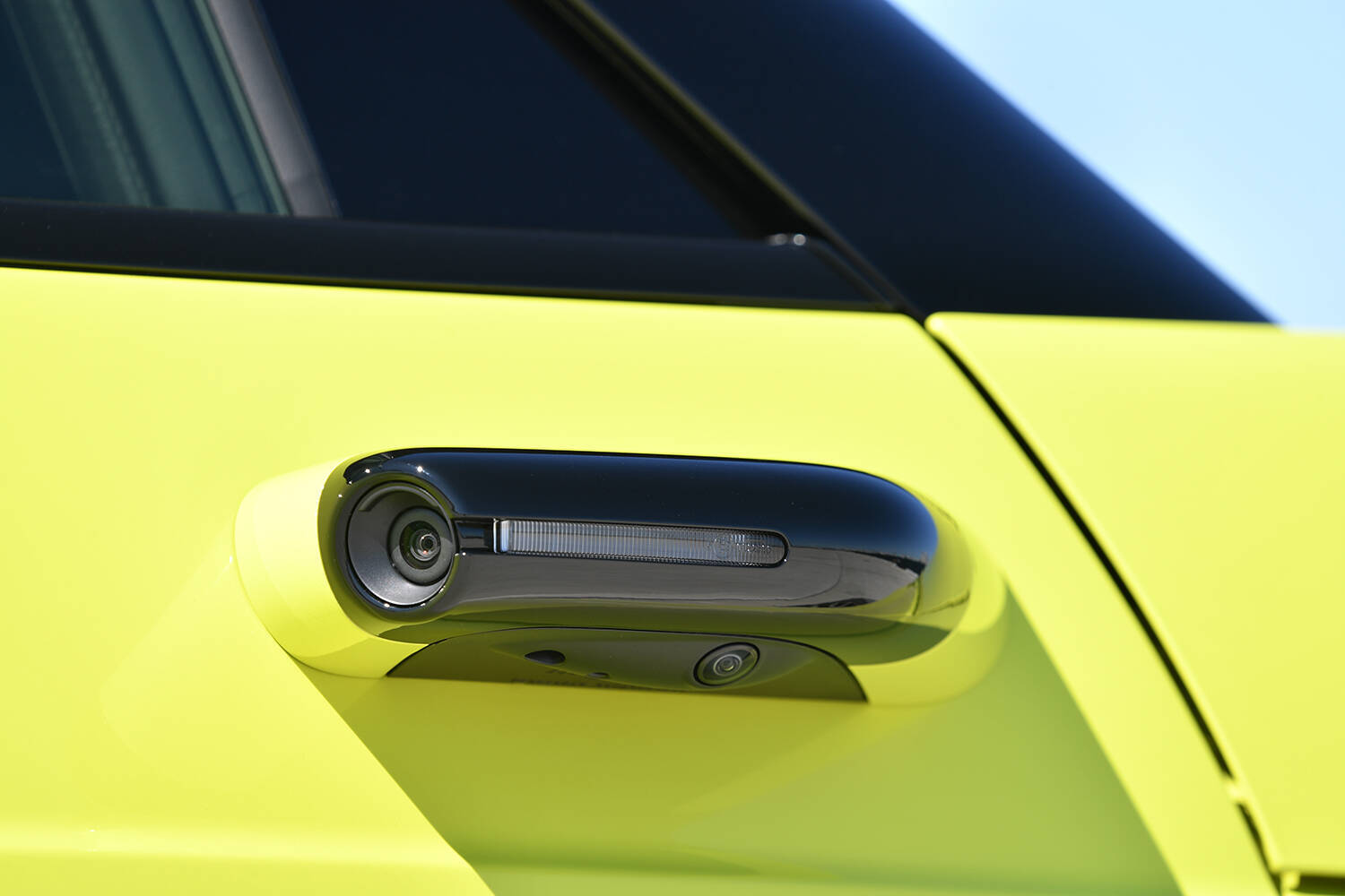 登場時は「画期的」と世間が沸いた！　なのになぜか一向に広まらなかったクルマの装備３選