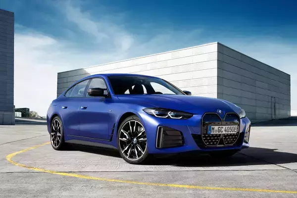 「４シリーズ・グランクーペを電気自動車化！　BMW i4をiシリーズのラインアップに追加」の画像