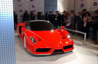 これぞ本物の「ガンダムデザイン」！　日本人がデザインした「エンツォ・フェラーリ」は公道を走るF1だった