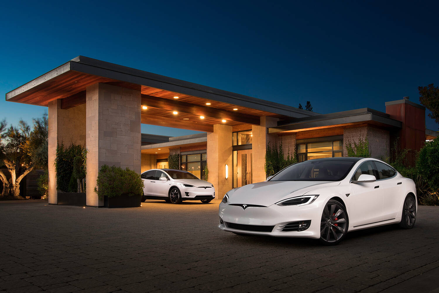 いま新車販売の10台に1台がEV！　一気に進む電動化への流れは「2015年」に鍵があった