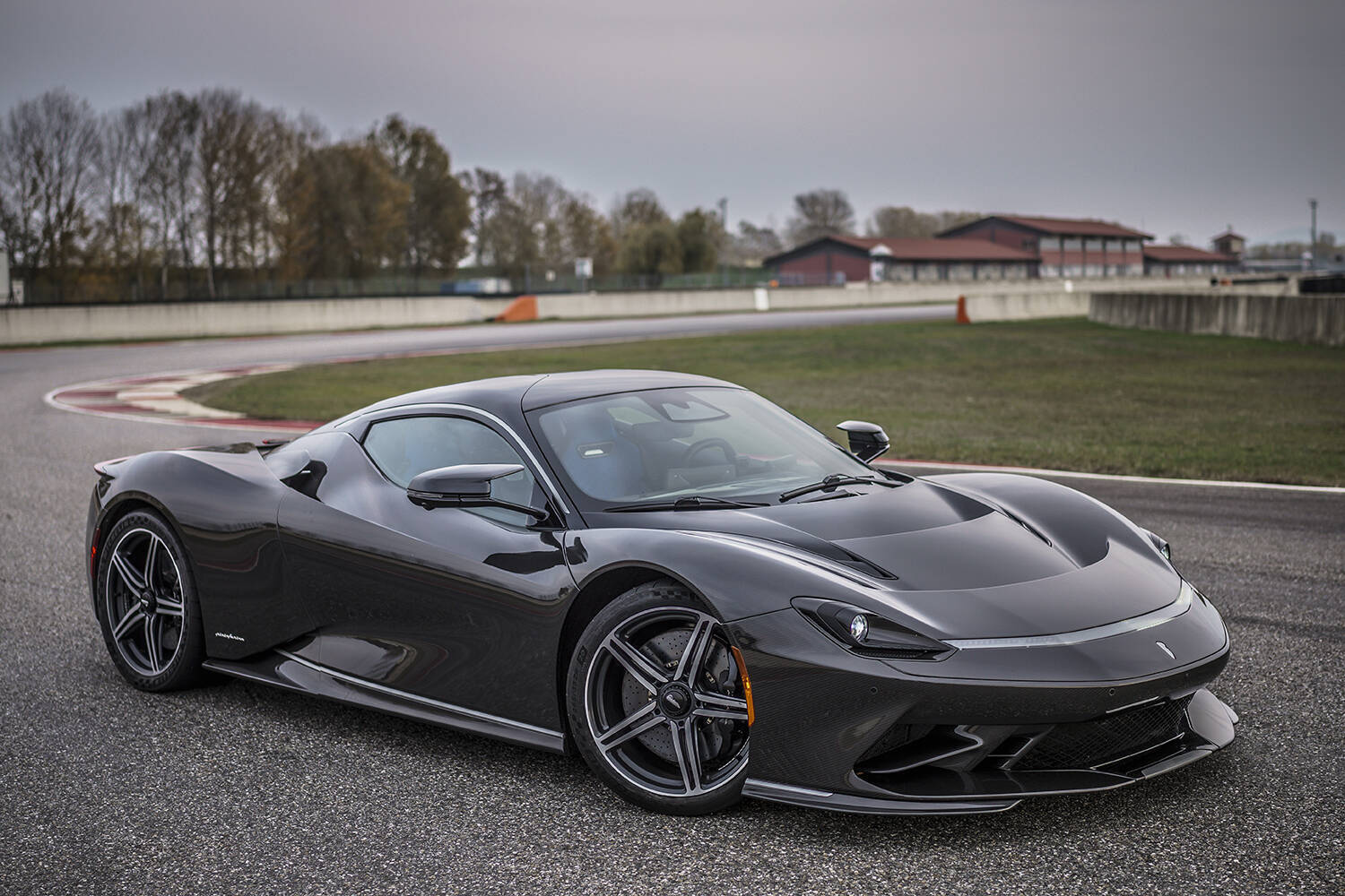 どこが便利でどこが不便？　「EV乗り」がホントのところを語る！