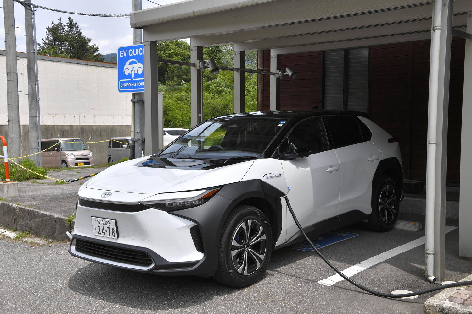 どこが便利でどこが不便？　「EV乗り」がホントのところを語る！