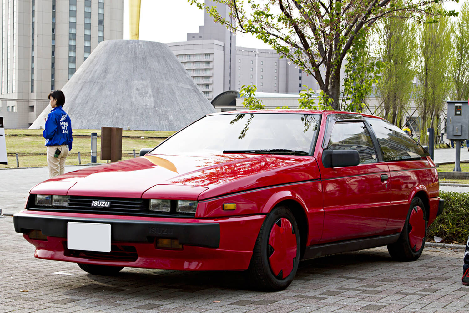 アナログ時代に衝撃の未来感に誰もがシビれた！　メーターを眺めるためだけに走りたくなる旧車３選