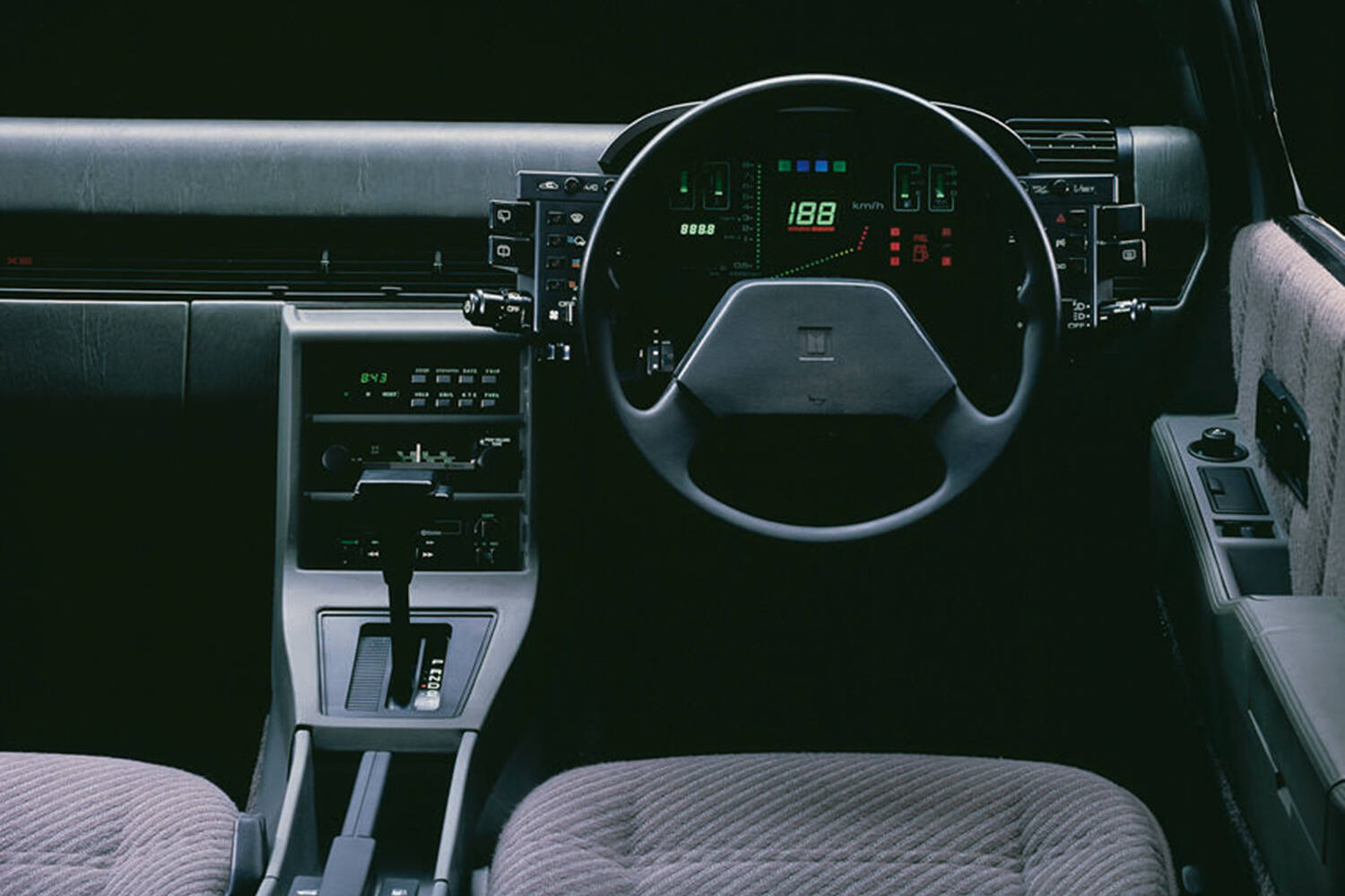 アナログ時代に衝撃の未来感に誰もがシビれた！　メーターを眺めるためだけに走りたくなる旧車３選