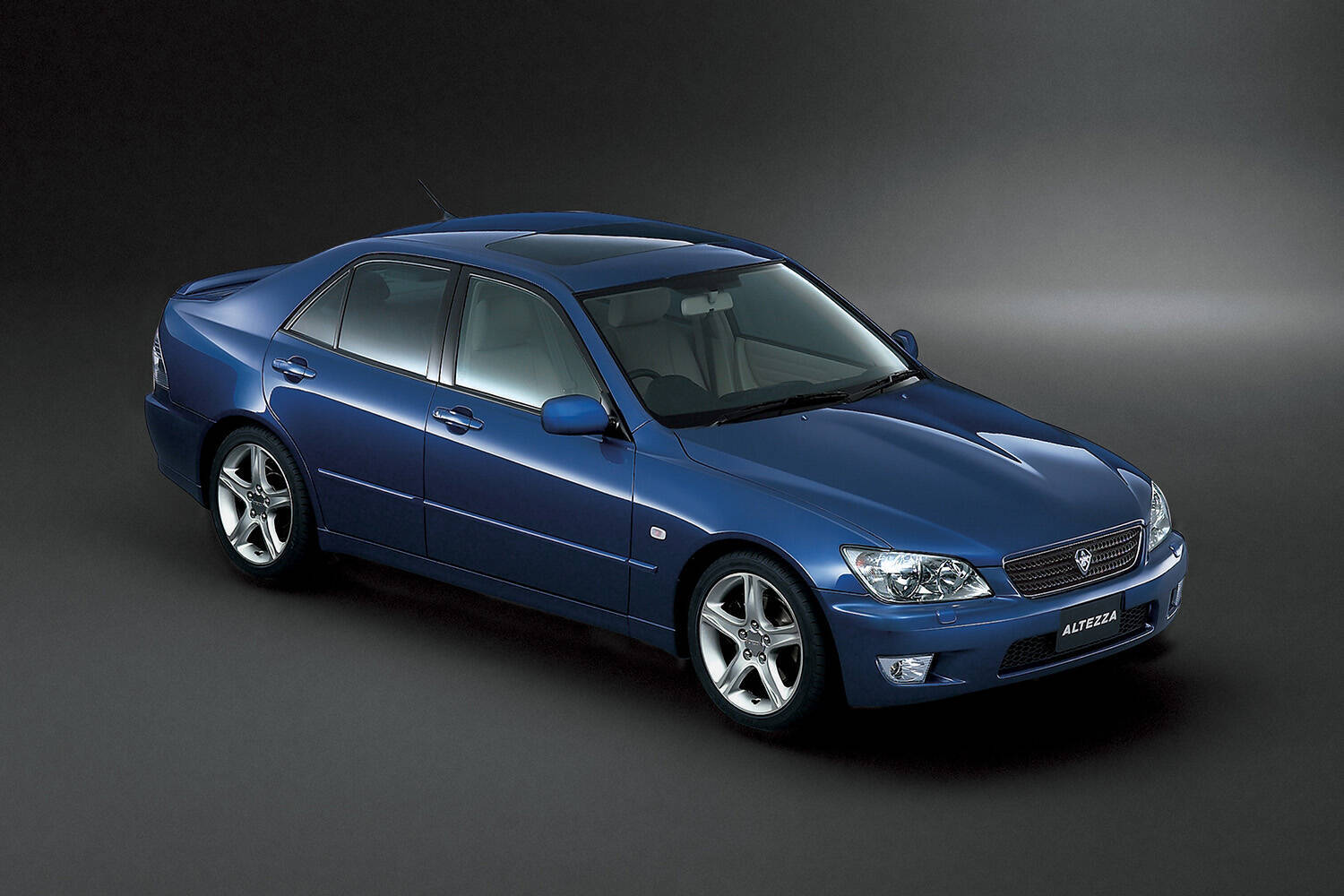 アナログ時代に衝撃の未来感に誰もがシビれた！　メーターを眺めるためだけに走りたくなる旧車３選