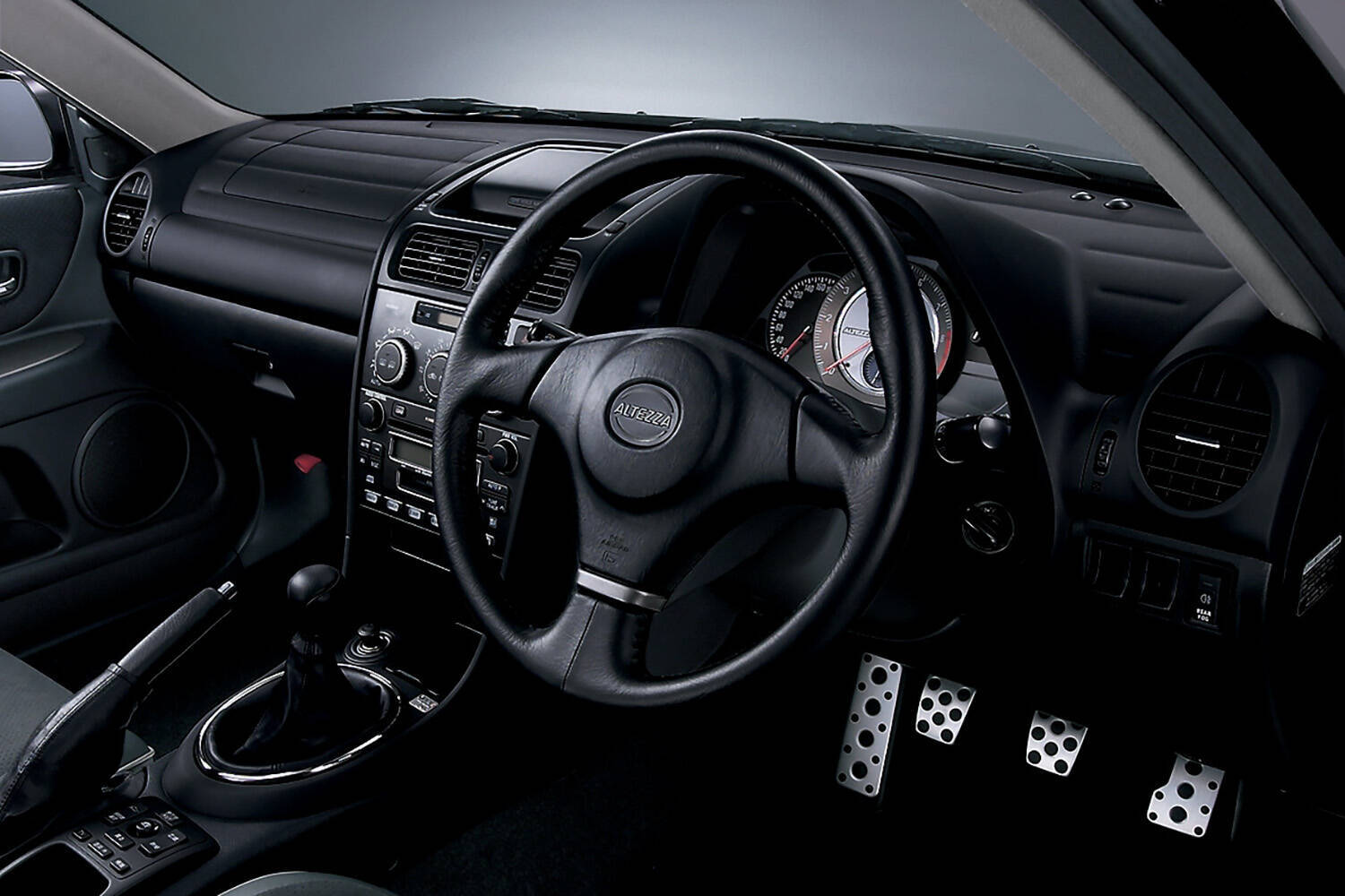 アナログ時代に衝撃の未来感に誰もがシビれた！　メーターを眺めるためだけに走りたくなる旧車３選