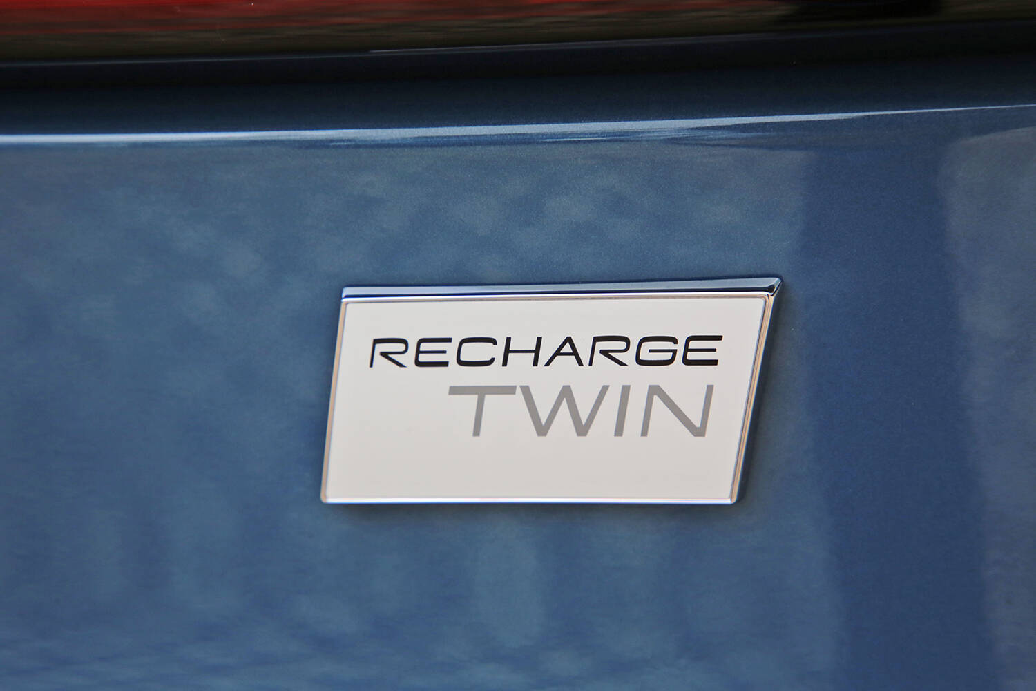 【試乗】ボルボ初のBEV「C40リチャージ」は手練れジャーナリストも笑うほどの加速！　リニアなハンドリングとブレーキもあっぱれ