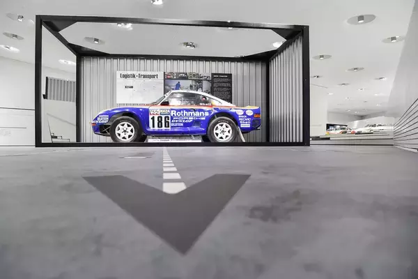 「伝説のスーパースポーツは「持ち上げ」られすぎ!?　難物だった「ポルシェ959パリ・ダカール」とは」の画像