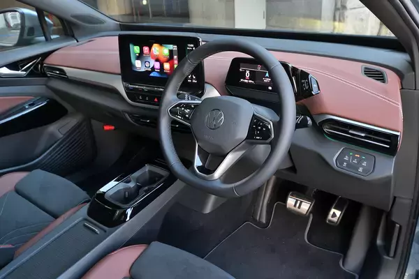 「【試乗】安心してください、ちゃんとワーゲンしてますから！　VWのEV「ID.４」の新鮮だけど落ち着く走り」の画像