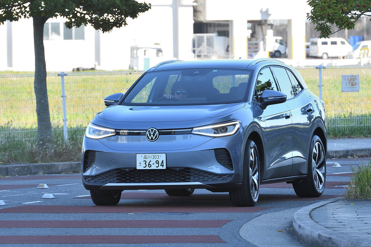 【試乗】安心してください、ちゃんとワーゲンしてますから！　VWのEV「ID.４」の新鮮だけど落ち着く走り