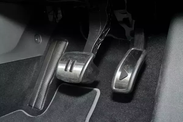 「【試乗】安心してください、ちゃんとワーゲンしてますから！　VWのEV「ID.４」の新鮮だけど落ち着く走り」の画像