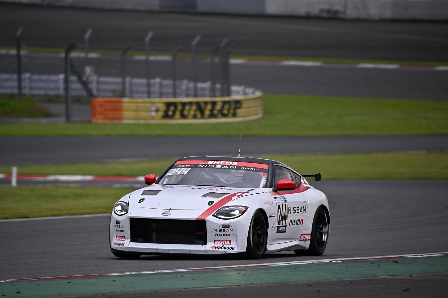 市販車の「新型Ｚ」ファンなら無視できない存在！　スーパー耐久に参戦するNissan Z Racing Conceptはどんなクルマか関係者を直撃