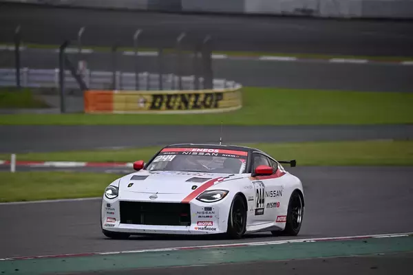「市販車の「新型Ｚ」ファンなら無視できない存在！　スーパー耐久に参戦するNissan Z Racing Conceptはどんなクルマか関係者を直撃」の画像
