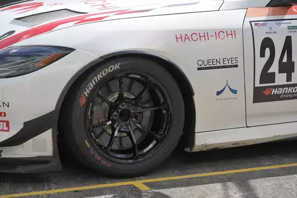 「市販車の「新型Ｚ」ファンなら無視できない存在！　スーパー耐久に参戦するNissan Z Racing Conceptはどんなクルマか関係者を直撃」の画像
