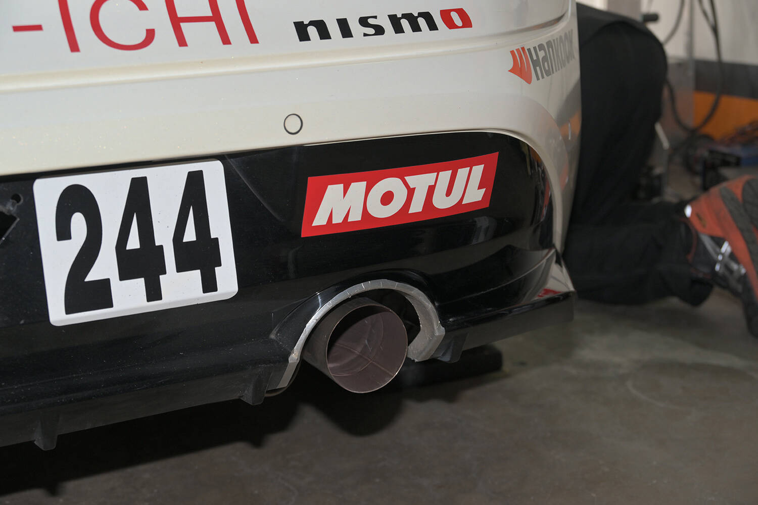 市販車の「新型Ｚ」ファンなら無視できない存在！　スーパー耐久に参戦するNissan Z Racing Conceptはどんなクルマか関係者を直撃