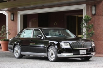 日本車では完全に絶滅！　もはや消えるしかない「V12エンジン搭載」の生き残り車を集めてみた