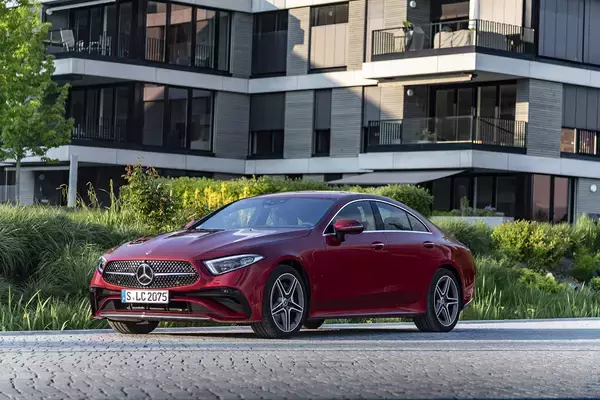 「クリスマスシーズン最強！　車内で星空ってマジか！　光の演出がヤバすぎる「イルミネーション」採用車５選」の画像