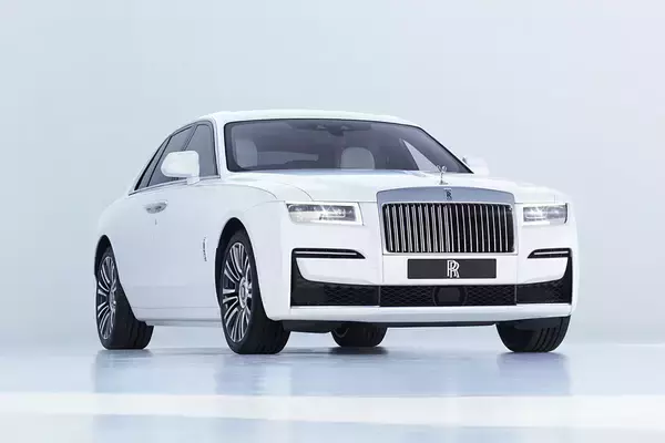 「クリスマスシーズン最強！　車内で星空ってマジか！　光の演出がヤバすぎる「イルミネーション」採用車５選」の画像