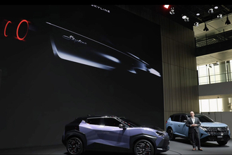 ついに新型スカイラインをチラ見せ！　エクステラの復活や新型エクストレイル＆ジュークEVなど「日産長期ビジョン発表会」は新情報が満載