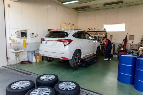 パンクしたから車載の修理キットで……はちょっと待て！　場合によっては「使わない」ほうがいいケースもあった