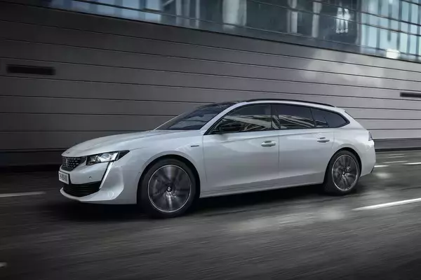 「購入するなら「改良前」が得な可能性大！　荒れる世界情勢で日本車とて値上げは避けられない事態に」の画像