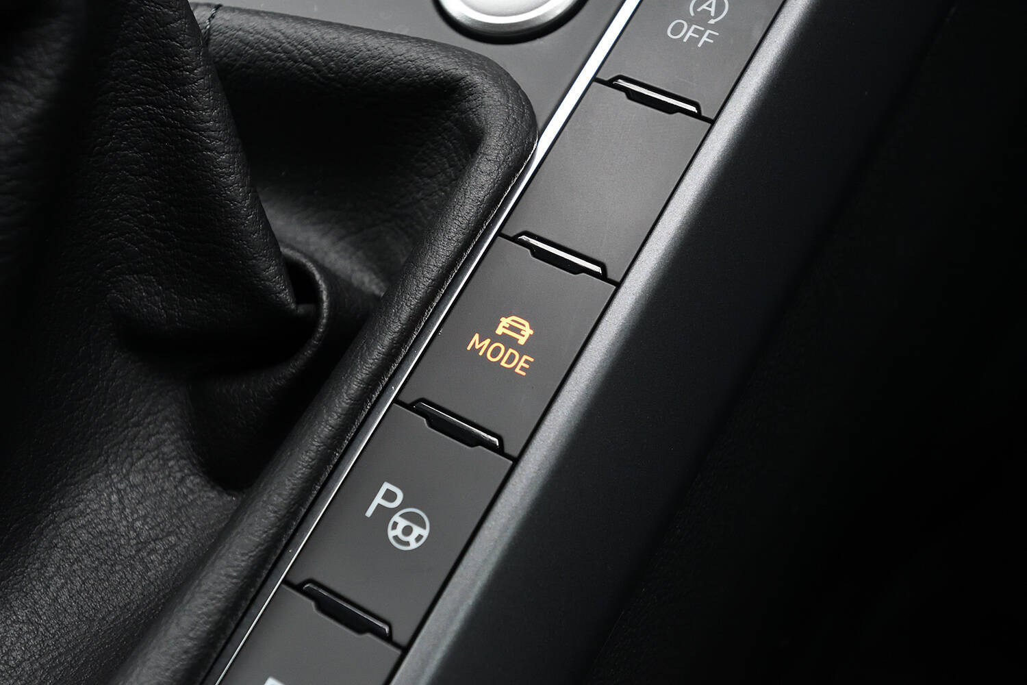 【試乗】いまや貴重な純ガソリンエンジンモデル！　マイチェンした新型VWポロの絶妙な「痒いところに手が届く感」