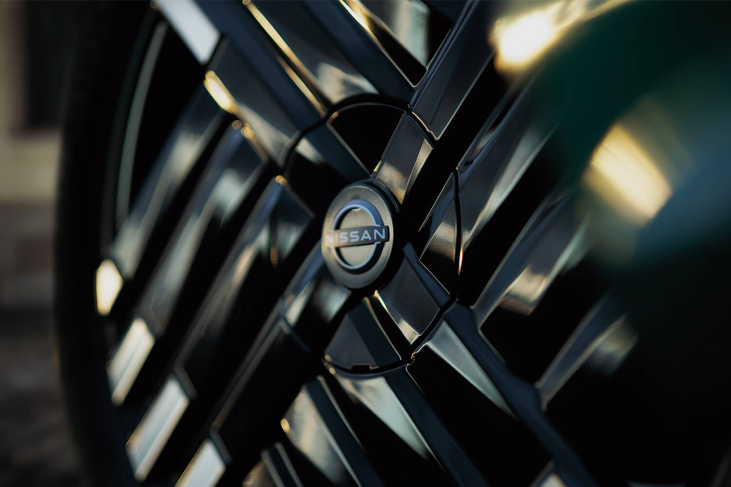 大胆なデザイン変更と新色追加で魅力倍増！　日産「ノートオーラ」と「オーラAUTECH」がマイナーチェンジを敢行