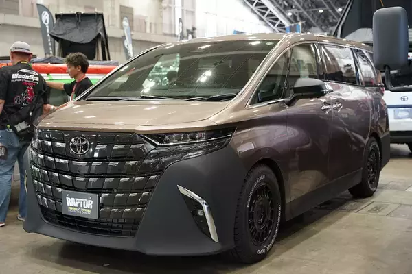 「マットでザラついた見た目と高い硬度で話題の塗料「ラプターライナー」！　ドレスアップも働くクルマもいま注目必至の素材だった!!」の画像