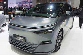 マットカラーは「人とは違うんじゃ」な富裕層向け？　タイのクルマのボディカラー事情