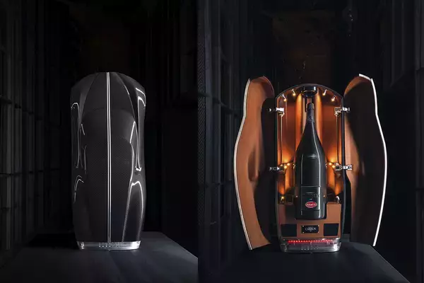 「１億円あっても新車が買えないブガッティ！　カーボン製のシャンパンケースに数千万円の時計まで「アイテム」も圧巻だった」の画像