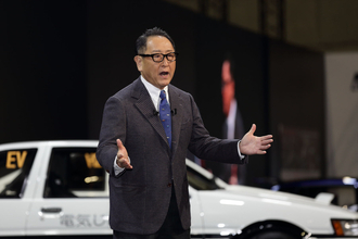 ２台のAE86は「4AGの水素エンジン」と「MTのEV」だった！　豊田章男社長の「クルマ好きを誰ひとり置いていきたくない！」の声に胸熱【東京オートサロン2023】