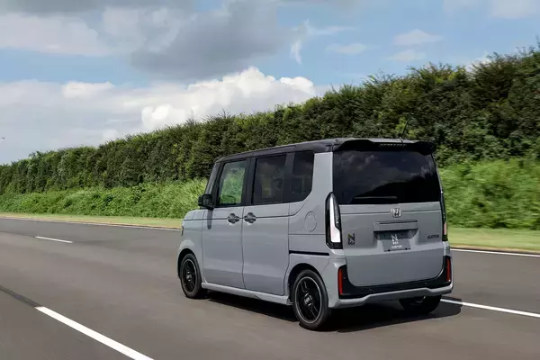 「【試乗】見た目の「超コンサバ」は自信の表れ！　新型N-BOXの「中身の進化」が超絶だった」の画像