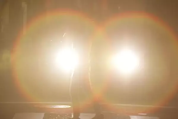 善意もあれば悪意もあるからトラブルに発展する場合も！　クルマの「パッシング」ってどんな意味？