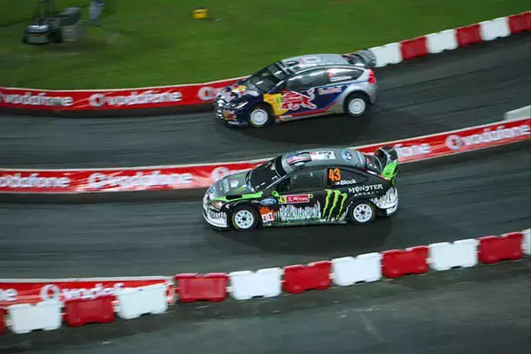 「職業ドリフト・アーティスト！　モータースポーツではイマイチだった「カリスマドライバー」ケン・ブロックって何者？」の画像