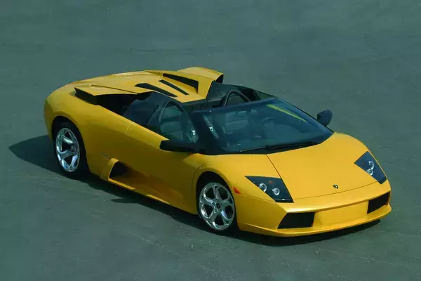 「ついに「安心して普通に乗れる」ランボルギーニが誕生した！　アウディ傘下で品質爆上がりの「ムルシエラゴ」とは」の画像