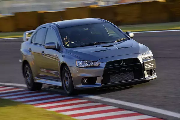 「いま買わないと価格高騰の危険！　まだ普通の値段で狙える国産穴場スポーツカー４選」の画像